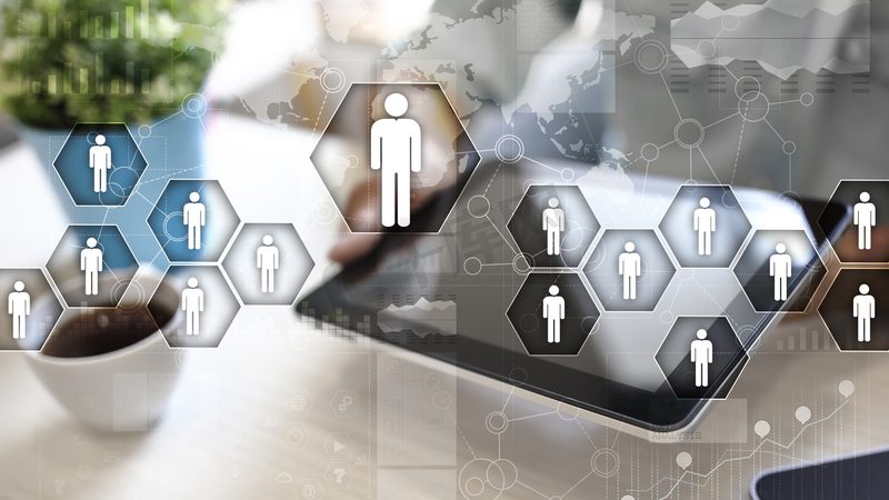企业痛点：人才短缺与寻访难题
